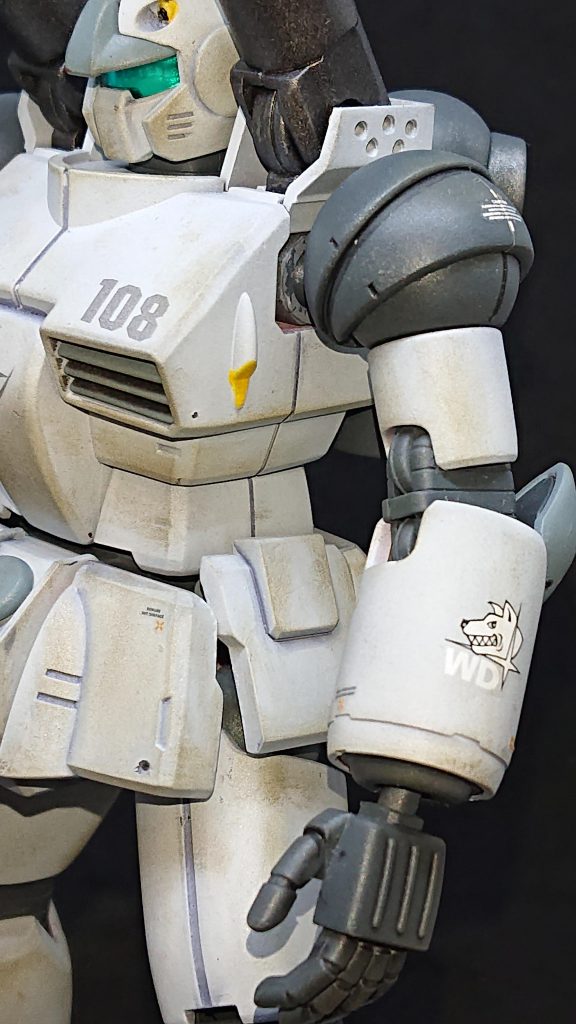 ホワイトディンゴのデカールを張りました。