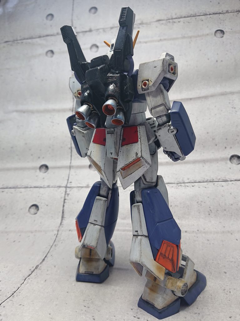 外見上の変化はAE側で研究用にガンダムMk-Ⅱのランドセル、開発中のスラスターが装備されたリアアーマーに換装未だAEのMS開発部に籍を置く某女史は装備されていたシールドを見て泣き崩れたとか叫んだとか…ワタシノガンダムー!!武装も開発中のνガンダムと同じライフルを与えられた…みたいな妄想です