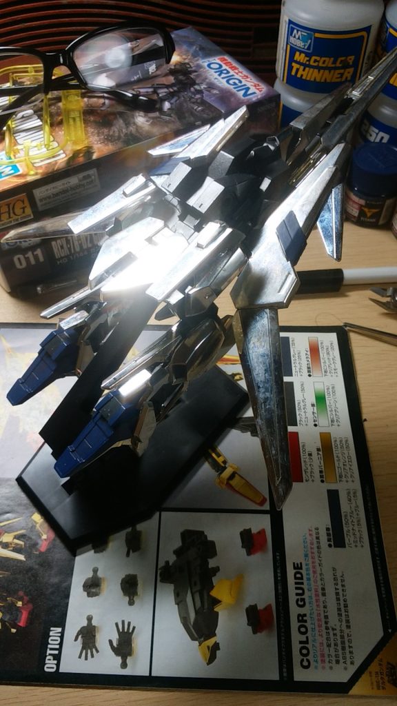 剥がした状態で組んでみました ^^;メッキだから光の反射が眩しいw