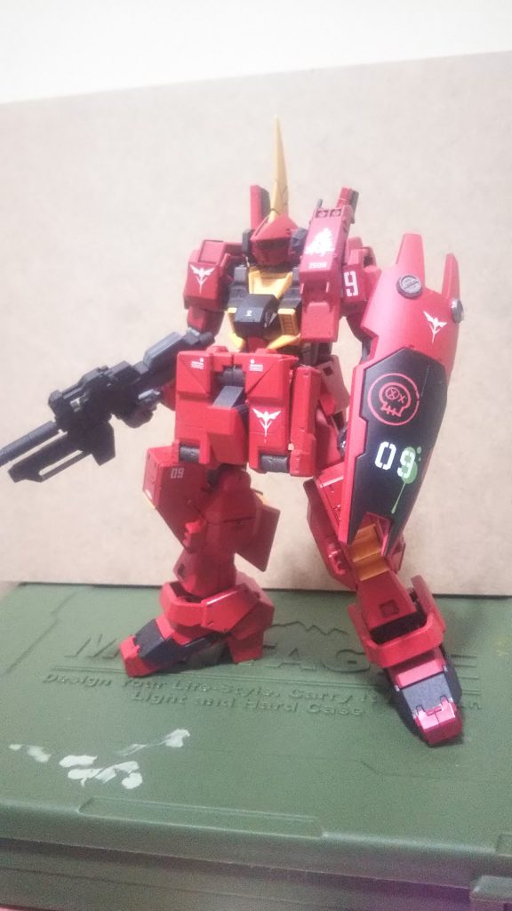 次世代量産機のアウスラにバーザムの頭とマークIIのランドセル着けただけです。