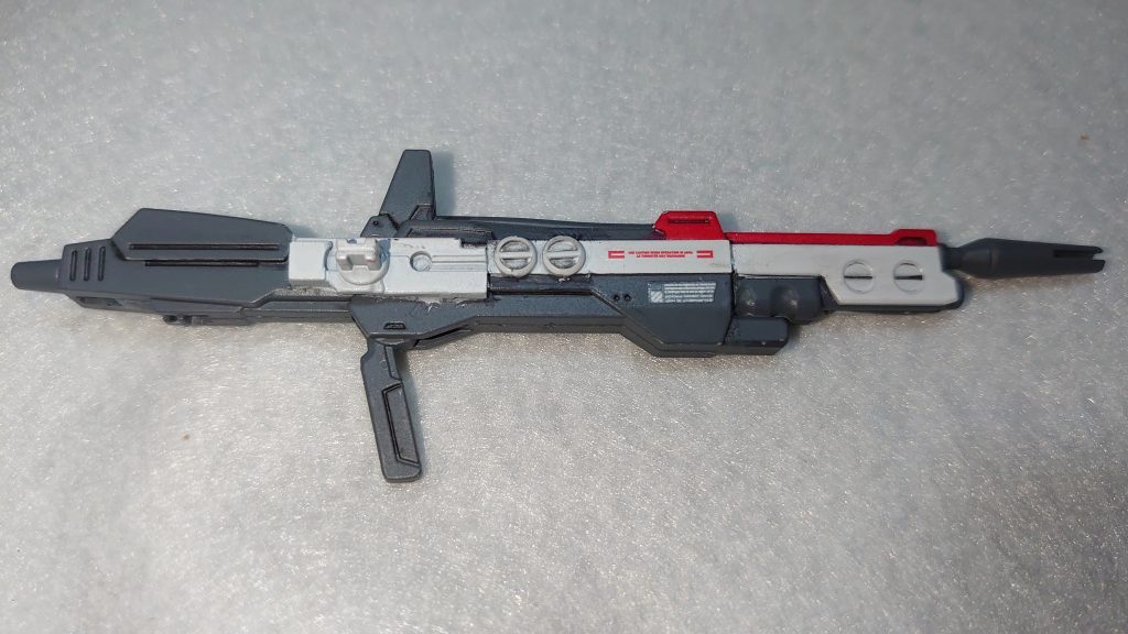 ビームライフルはZガンダムの物と、インジャの物を組合せて、プラ版とMSGのマイナスモールドを接着してディティールアップしています