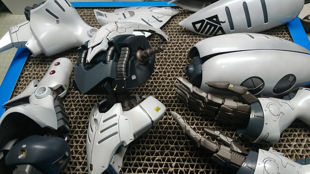 デカールを貼り付けてクリヤーコートして完成。最後まで見て頂いてありがとうございます。