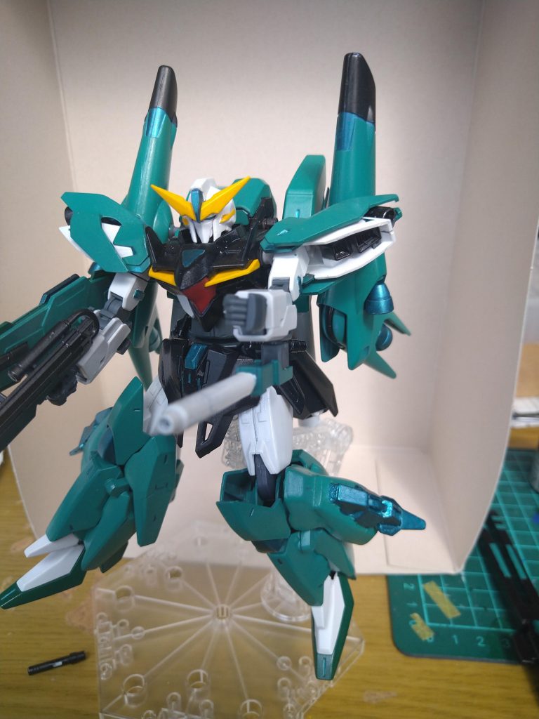 腕部ビームキャノンも！