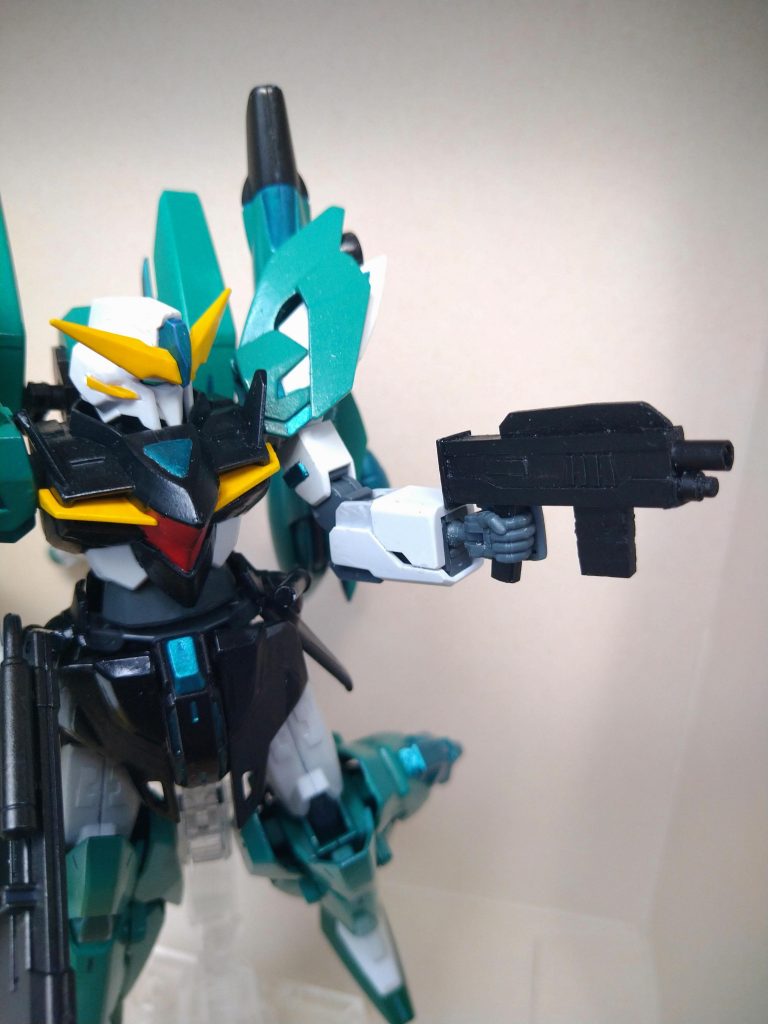 マシンガンっぽいですが…ハンドガンです…ハンドガンに見えなくてもハンドガンです…