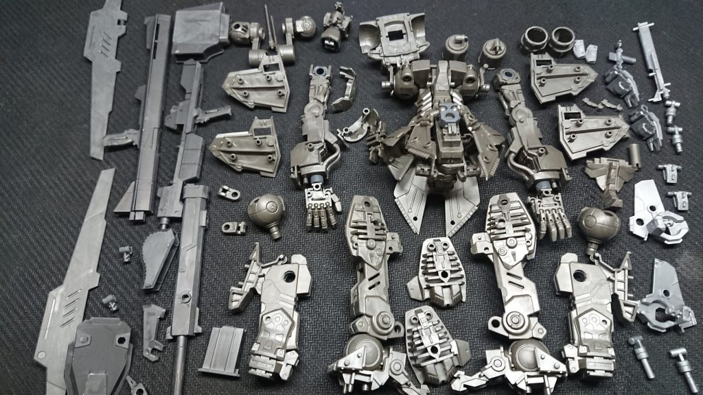 耐水ペーパーとスポンジヤスリで表面処理を。