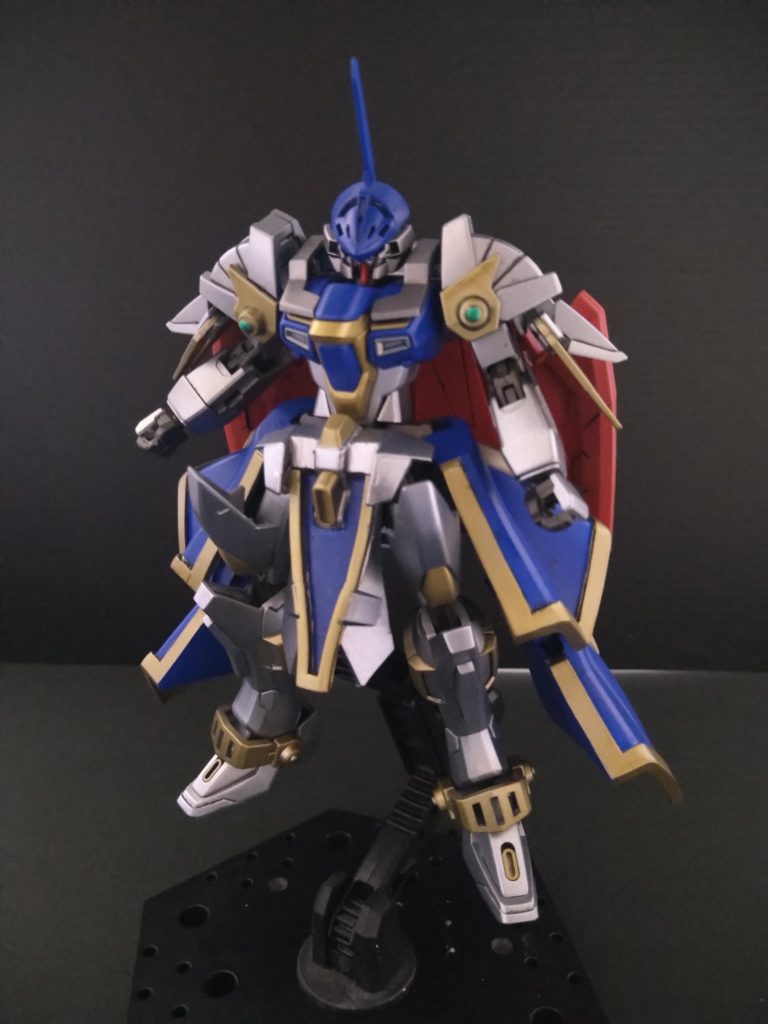 フロントショットです。西洋ファンタジー作品の鎧を参考にしました。