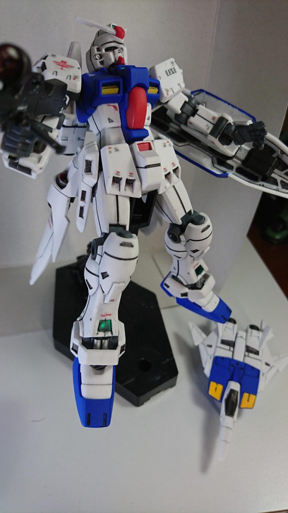 試作3号機はやっぱり宇宙空間を浮遊している劇中のイメージが強くポージングも映えます。 