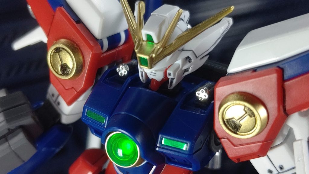 マシンキャノンはメッキシルバーで塗装しましたHGではそんなに見えない所だけど・・・