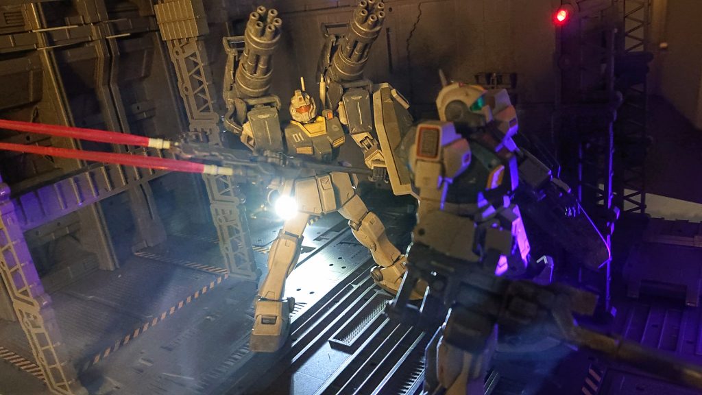 トリントン基地防衛拠点が夜間ジオン残党軍の奇襲を受けた時のイメージです🤳✨🚨ほんのり煙で不穏な感じにしてみました🌚⬇️以下、制作工程です。