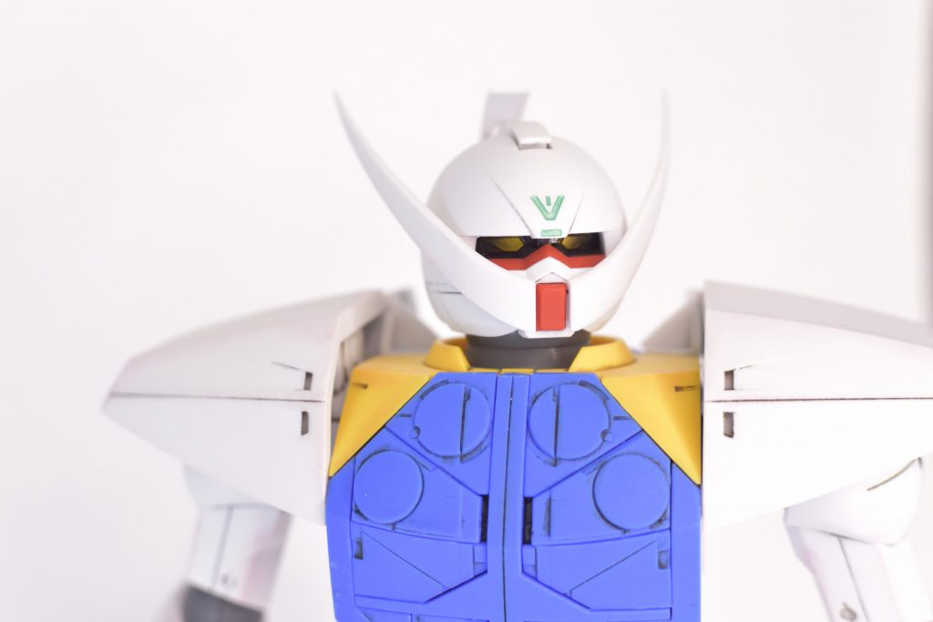 ターンエーも結構前のキットになるようですが、そのまま組んでも十分満足。全体のエッジ部分はパステル塗装を行いました、イラスト的な柔らかさが出せたかと思います。ツインアイとおでこのマークも筆塗りで仕上げてます。