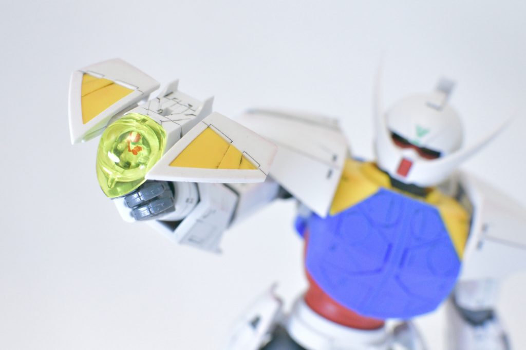 コアファイターの変形パターンをやっと理解しました。ガンプラあるあるですよね?コクピットとパイロットスーツのロラン君もチョイ塗り。