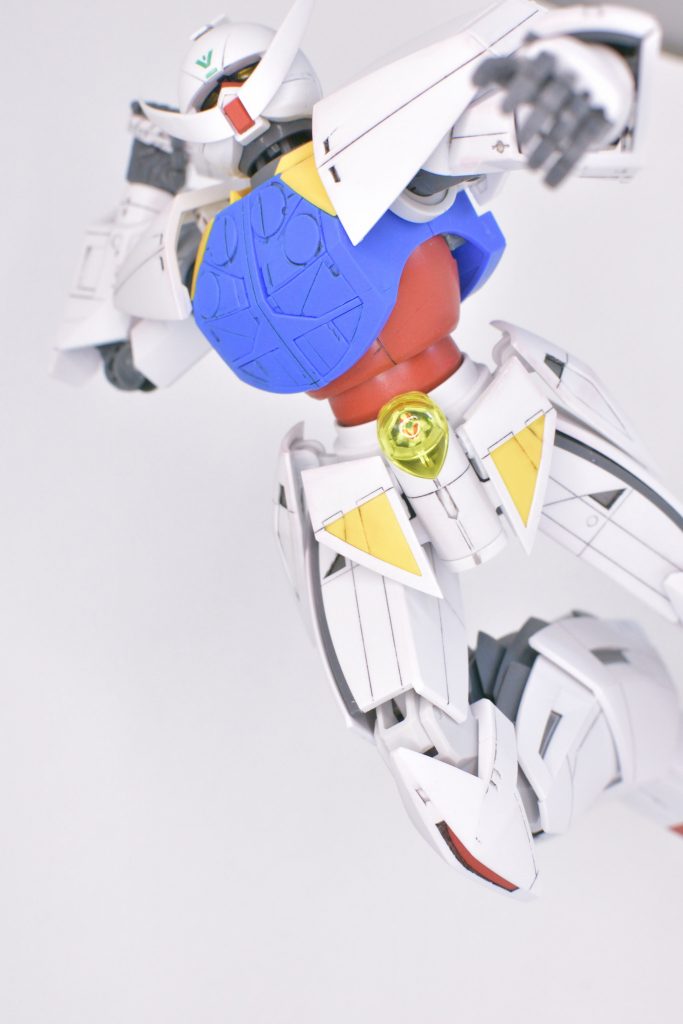 MGといえばガンダムVer1.5辺りで止まっていた私にとって、パーツ構成や関節機構など全てが新鮮でした。そして思い出させてくれた、ガンプラの楽しさ。ほんとめっちゃ楽しかったです。あと欲を言えるなら、本編アイキャッチCGのヒゲが私の理想の形状なんですよね。あれ準拠の立体物ないかなぁそれでは、ここまでご覧いただいた皆様ありがとうございました。