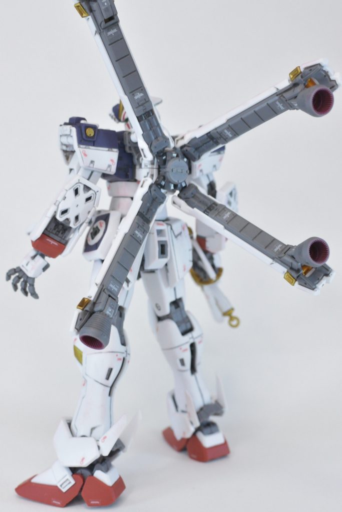 いや驚きました、小さいのにパーツ数が多いのなんの...それだけギミック豊富で強度もあって、今のガンプラはホントすごいですね。