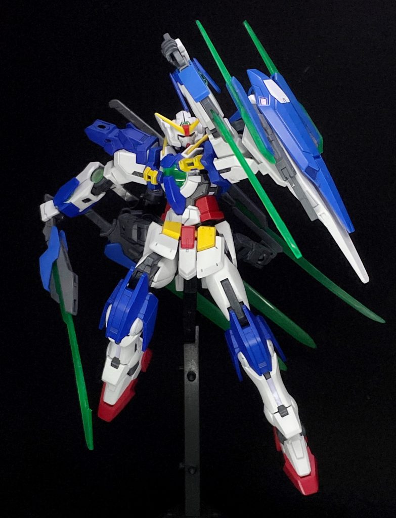 GNシールドにマウントされる小刀は、GNビットをベースに、様々なパーツを組み合わせて作りました。