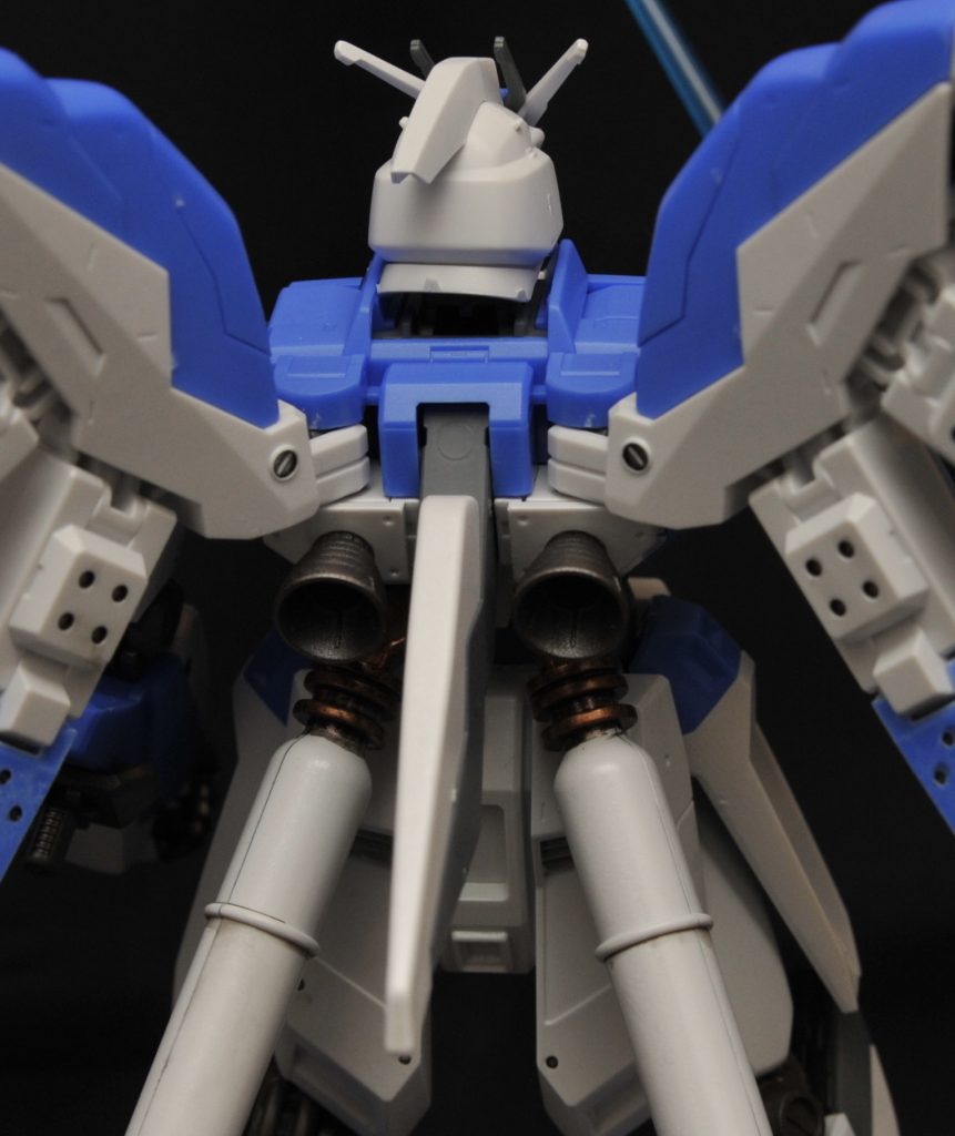 写真だと分かりにくいですが、プロペラントタンク基部をブロンズで塗っています。こちらはシタデルのメタリックカラーを使いました。