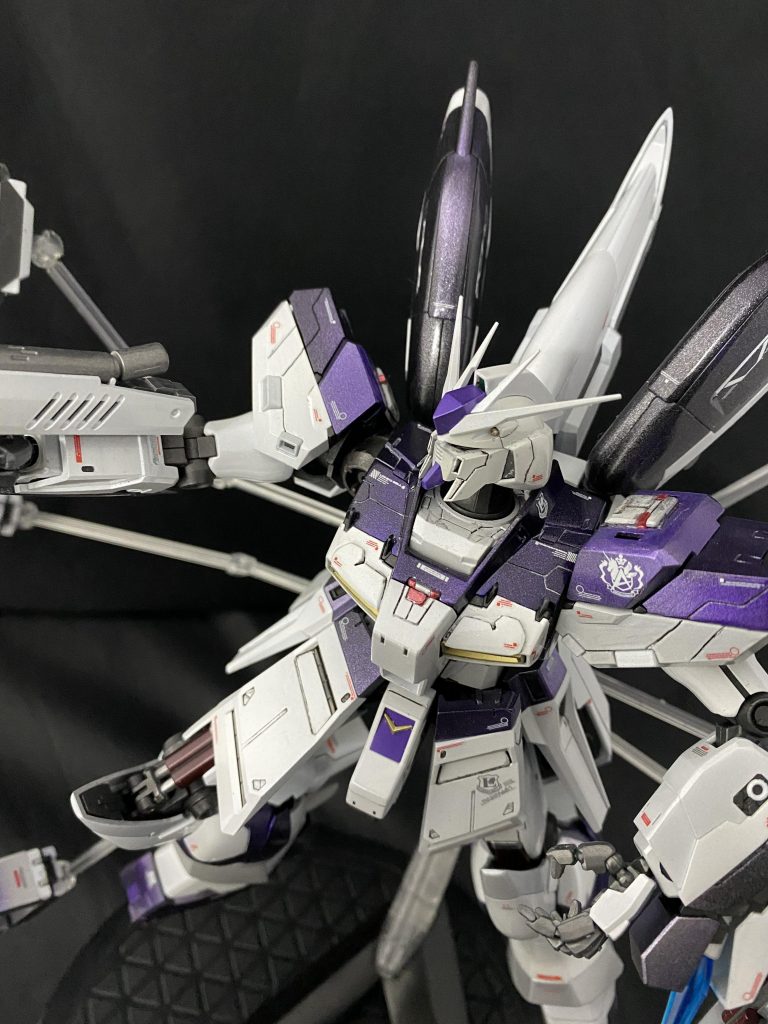 肩や胸にプラ板、プラ棒、筋彫りと諸先輩の作品を参考にチャレンジしました。