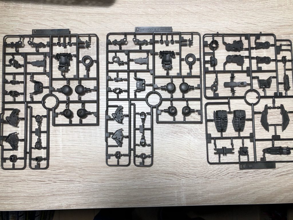 内部フレームは黒鉄色(スプレー)で。