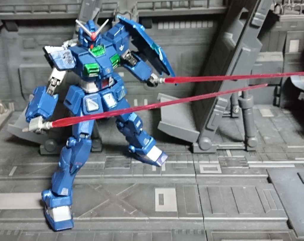 ヴァースキ大尉用ガンダム5号機–4枚目/制作者：アレス