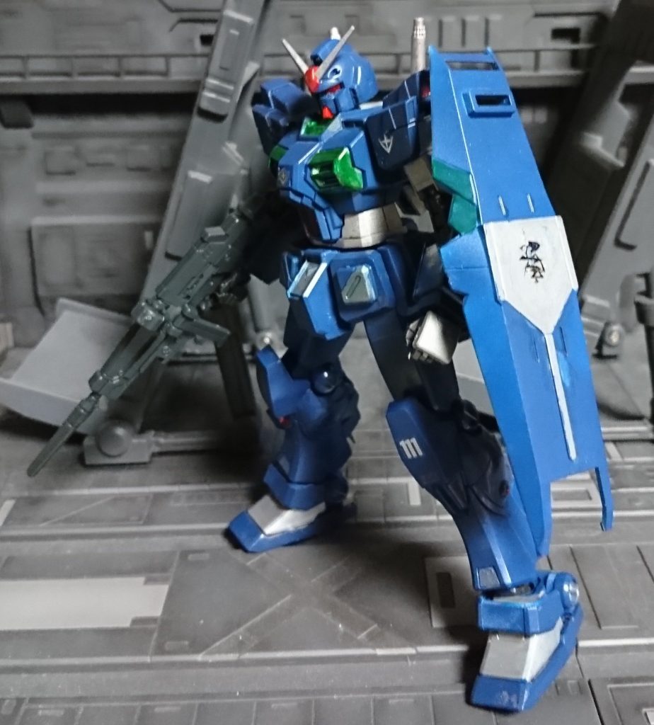 ヴァースキ大尉用ガンダム5号機–3枚目/制作者：アレス