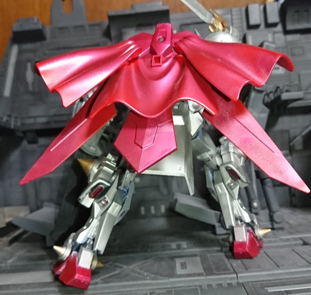 脚部は追加スラスター&装甲をケンタウロスユニットの足を改造3㎜軸接続で稼働