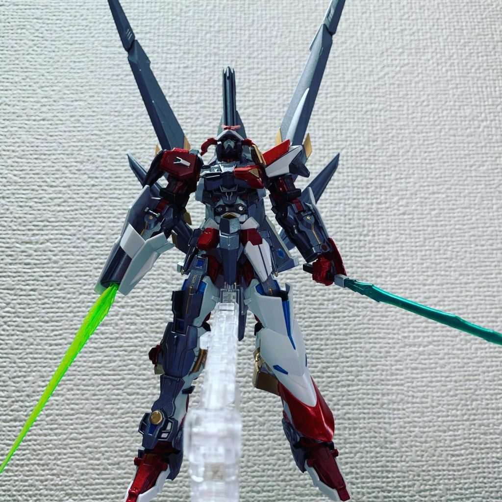 ナイトロシステムと言えばいいんですかね？笑作中のシーンでのポージングしてみました！ビルドシリーズは、かっこいい機体が多くて大好きです(⸝⸝⸝´꒳`⸝⸝⸝)