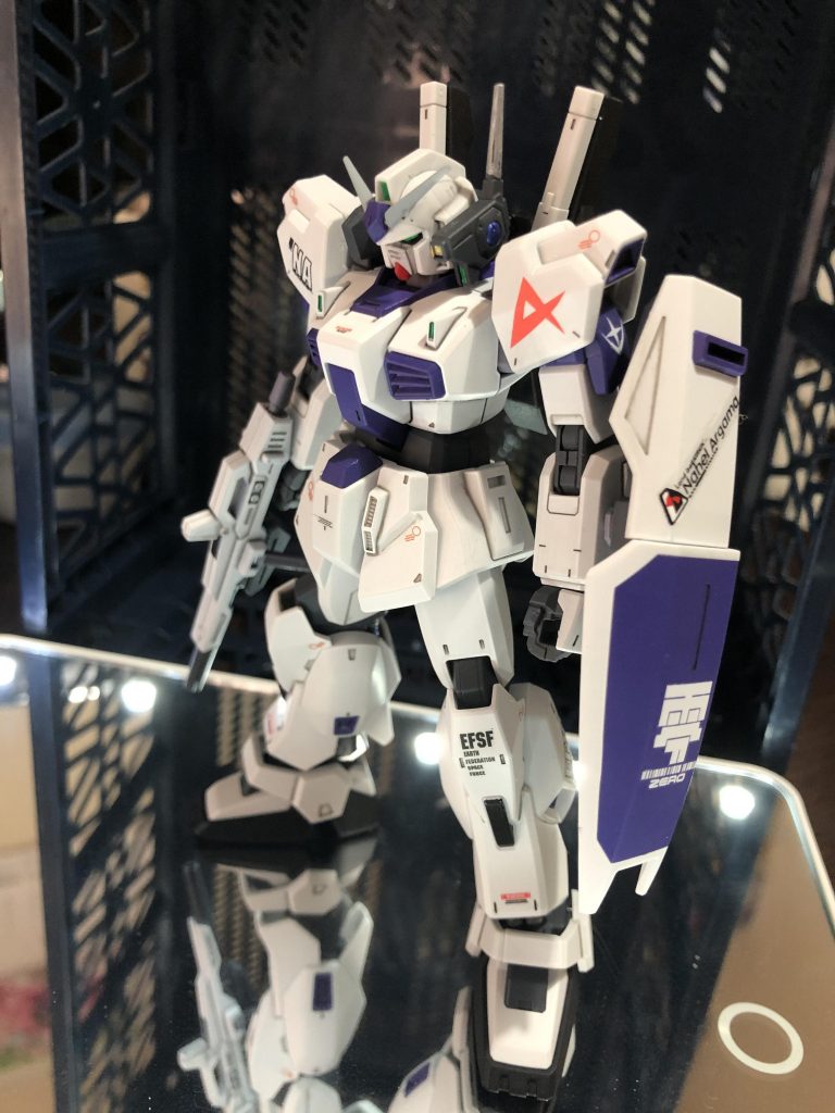 UC0098、νガンダムは先の戦闘で中破、リガズィにあっては強化改修中、ゼータは調整中のため急遽アナハイムにより、過去のスペアパーツ及び一部新規開発によって建造されロンドベル治安維持遊撃部隊に配備された機体。という妄想💦