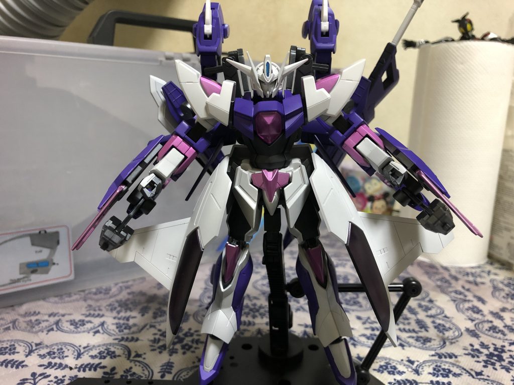 フロントはこのようになってます! リバーシブルの下半身をもう少しゴツくしたかったのでアルケーのファングバインダーをつけました。