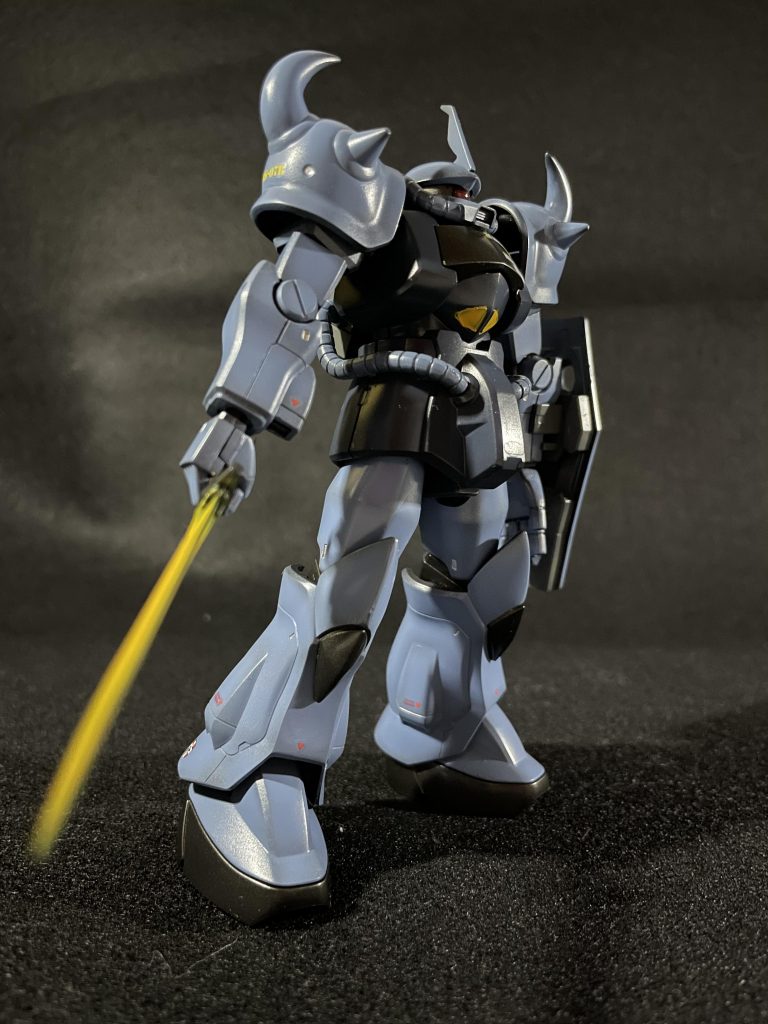 旧HGなんで躍動感あるポージングは難しいですがこのどっしり感は貫禄があって良いなと。