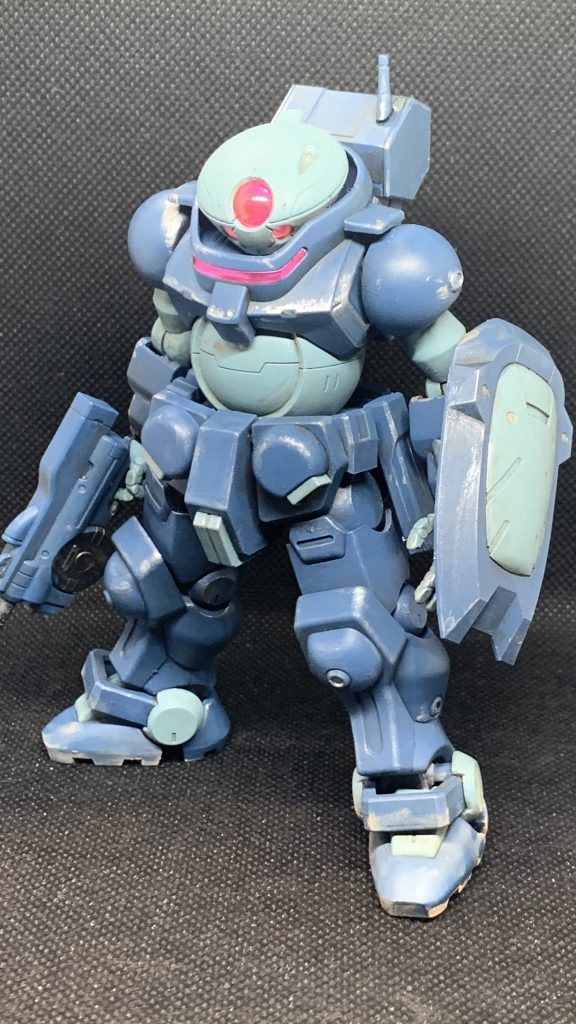 腕の合わせ目消ししてたら右肘が動かなくなっちゃいました。