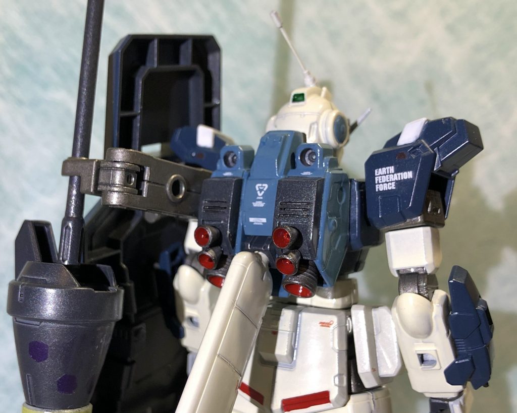 ランスのマウントにはハイパーギャン子の背部アームを使っています。バックパックはペイルライダーと形状が全く違うのでアレやこれや考えて形にしました。