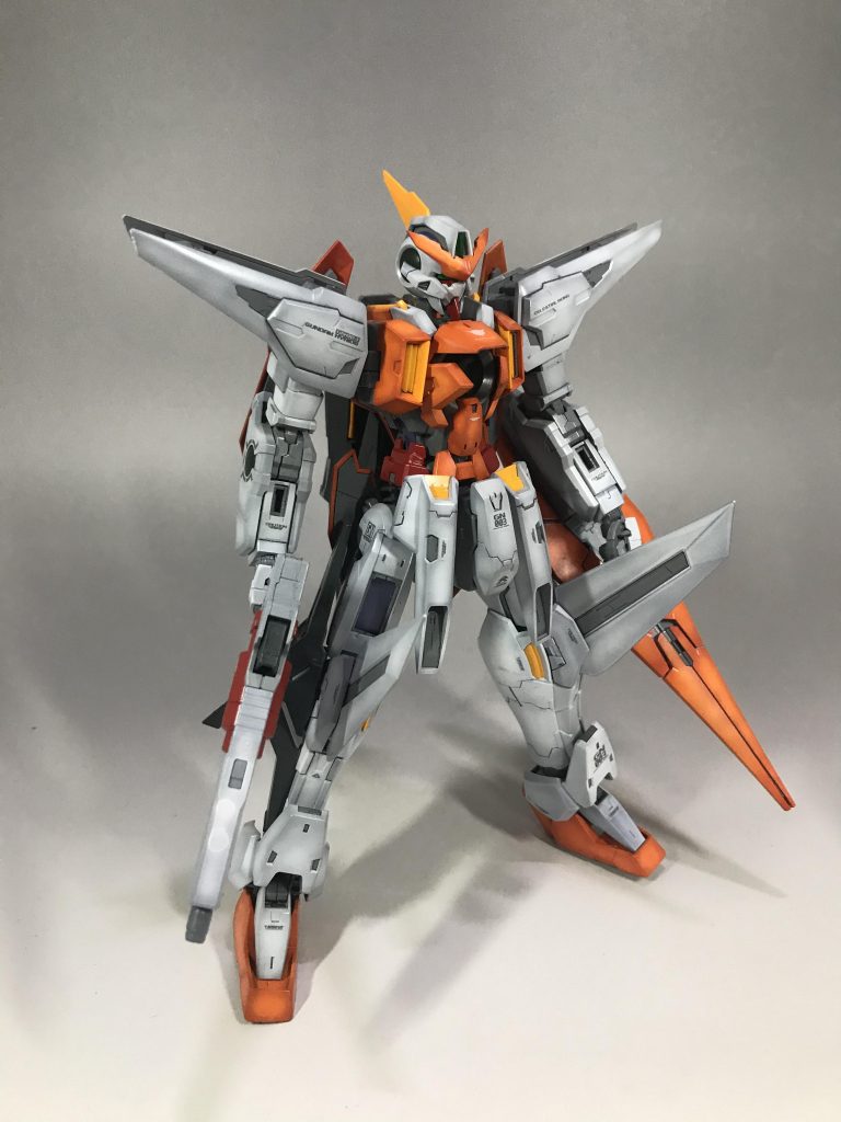 今回はテールブースターの作成が中心だった為本体はほとんど手を入れてません。そのかわりエッジやモールド周辺に影を入れるシャドー吹きと言う塗装にチャレンジしてみました