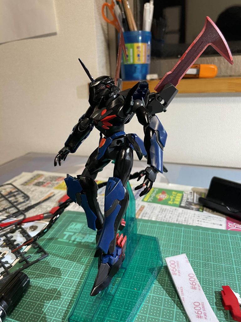 この機体の初期案です。元の煌・ギラーガがかっこいいのでどのように手を加えるか苦労しました笑