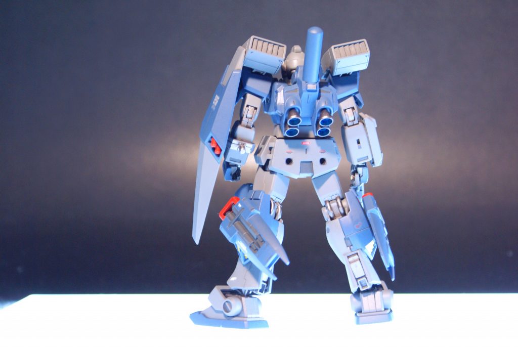 バックパックのプロペラントタンクは、プラパイプから製作。