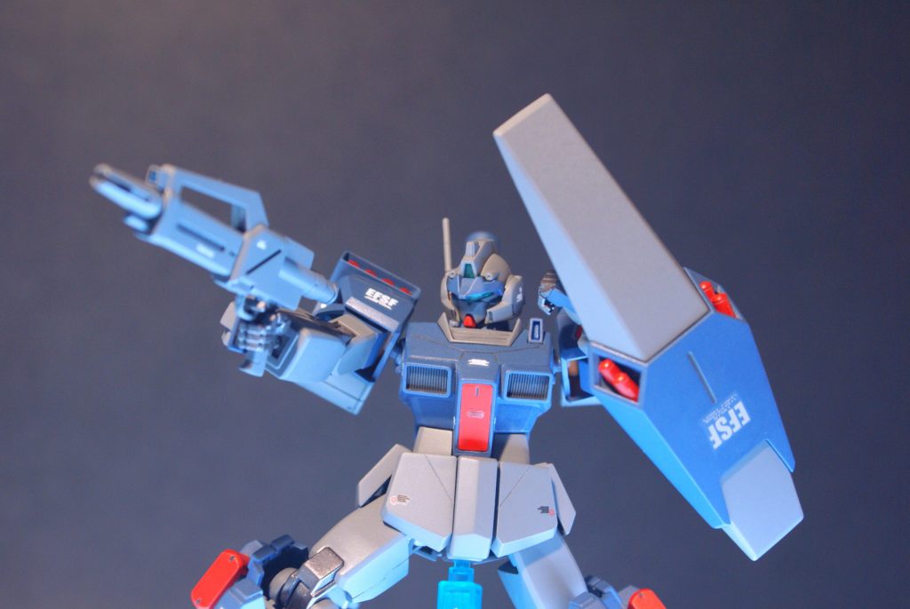 武装はジェガンの物を使用。胸部ダクトは他の物に変更しています。