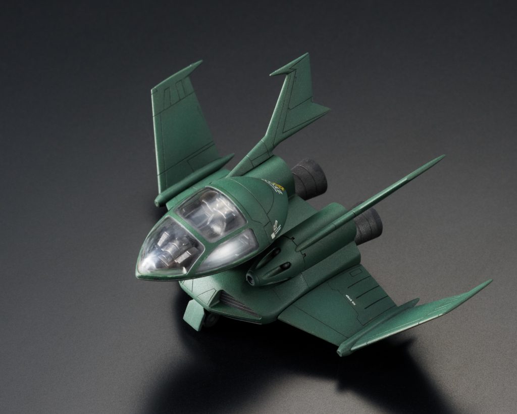 ガルマ専用ドップをノーマル色にしました。ガラスを曇った感じにしたかったので艶消し缶のトップコート吹いた後にガンダム マーカの消しペンを使って拭き取りました