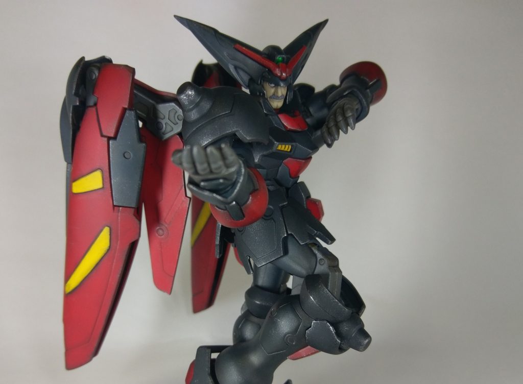 両肩と腿の付け根辺りを3mmほどつめています。