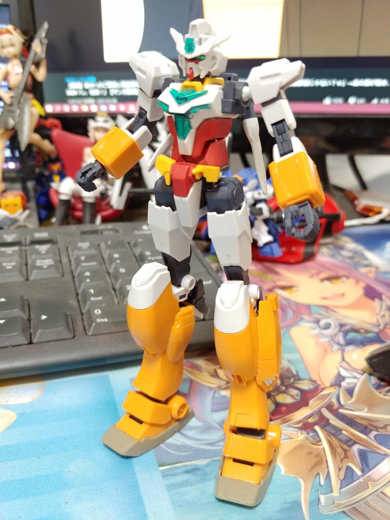 出来上がった脚部と腕部をコアガンダムⅡにつけた時の写真です。フッティングはコアガンダムⅡでやりましたが、コアガンダムでもしっかり装備できたので安心しました。