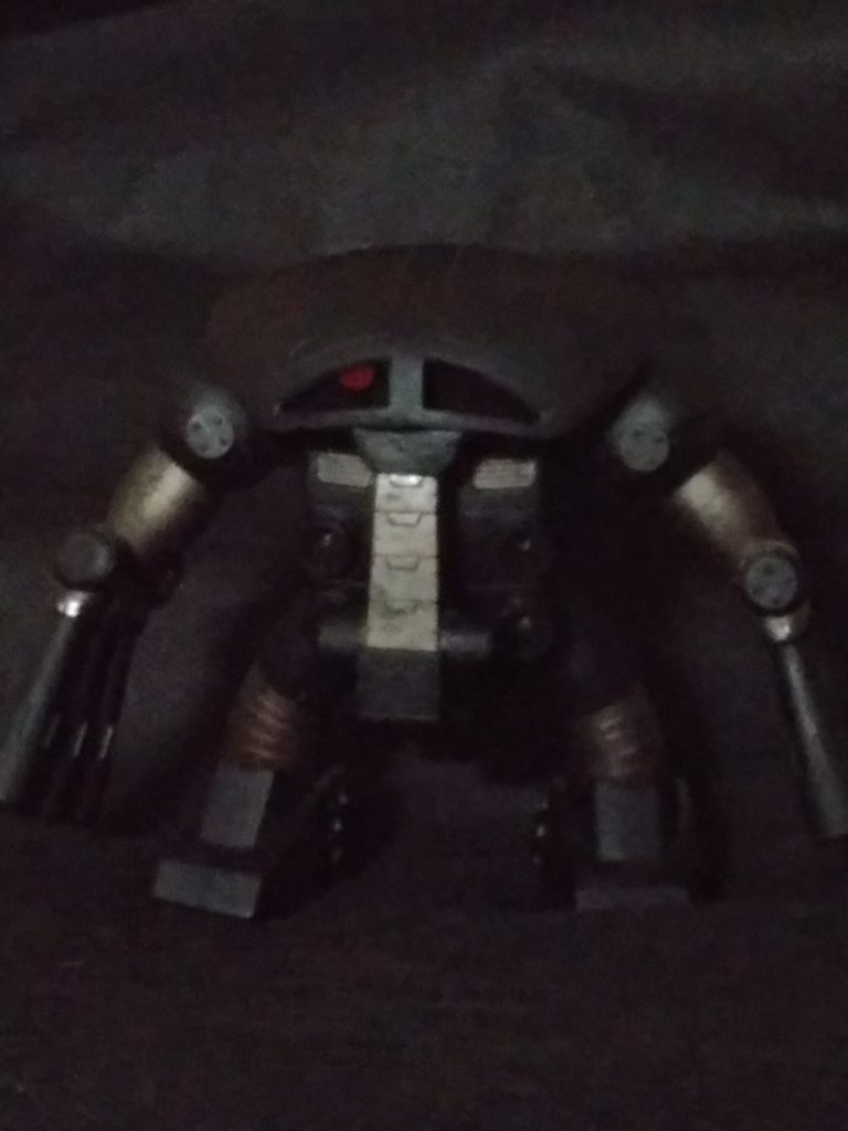 OP：艦長！何者かが通常のザクの三倍の速さで接近しています！！艦長：何っ、まさか赤いやつか！？