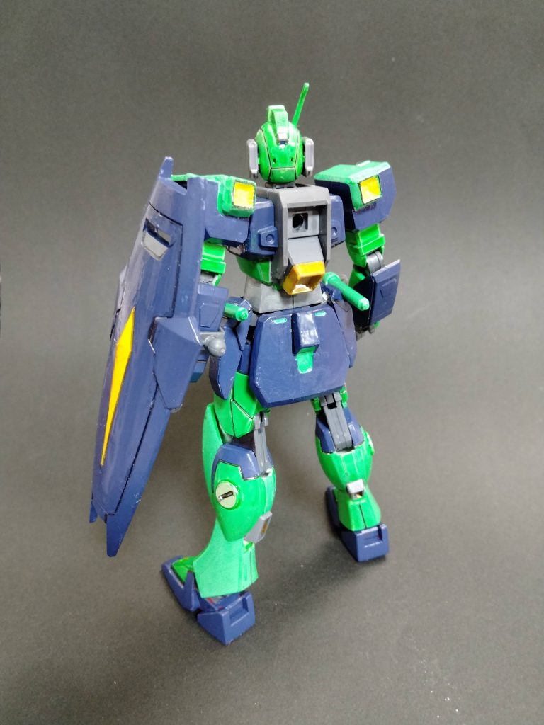 少しでもネモっぽくしたいと思い、両肩にスラスターを付けてます。