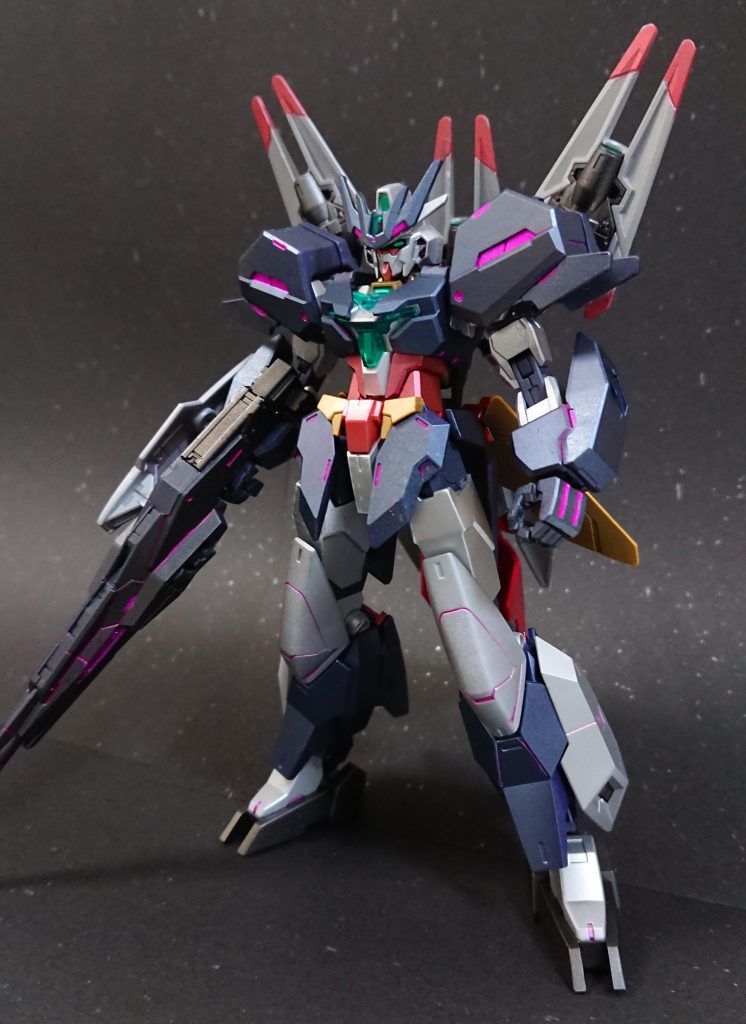 ユーラヴェンガンダムを使って、ガンダムマーカーメタリックカラーでの全塗装＆スミ入れに挑戦してみました。