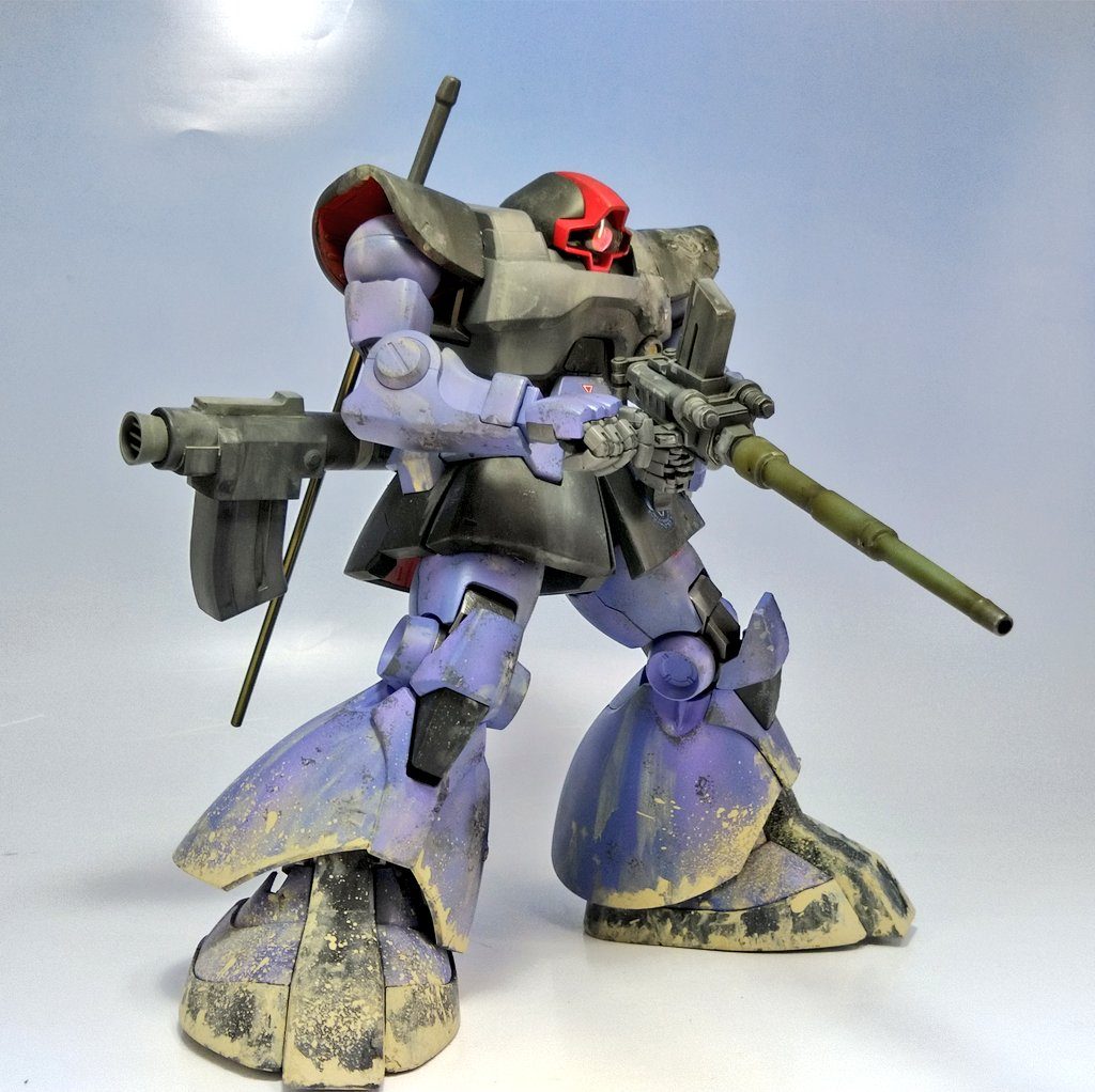 リィ曹長は強化の条件が複数回撃破されることなのでダメージ表現を多めに入れた