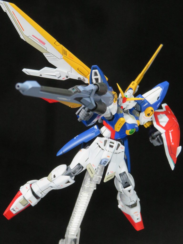 バスターライフルはオミット化されていたカートリッジの交換ギミックを可能にしましたカートリッジにはネオジム磁石が仕込まれているので着脱も簡単