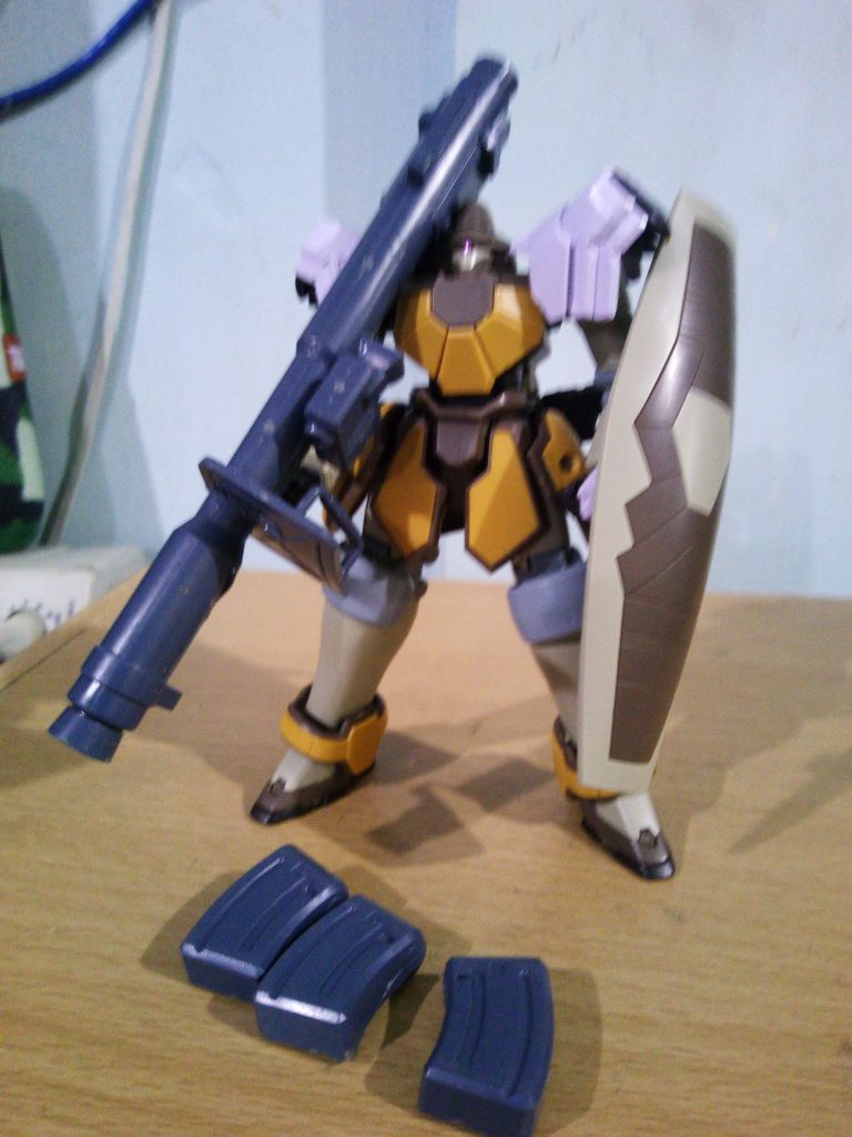 I've been playing around with this Maganac for almost two years, and this is one of the last photos I took of it before painting.