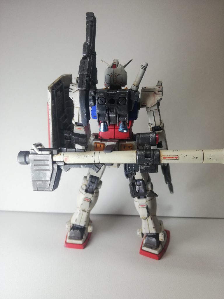 バックバーニアの焼けの表現も初めていれてみました全体的にいえることですがシールの上からウェザリングはダメですね…あからさまにシールですって雰囲気になってしまう