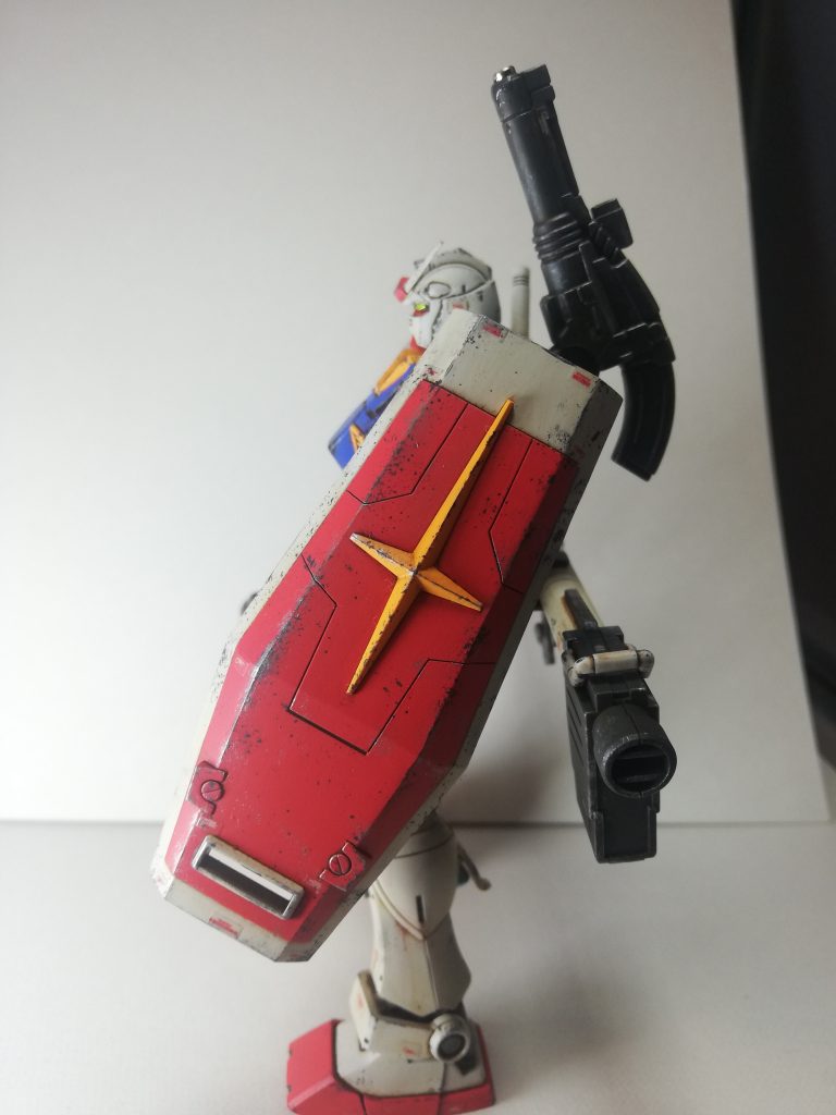 シールドウェザリングするならスジボリいれなくても良かったのでは…と今さらながらふくらはぎの雨垂れ表現は上手くできたかなと