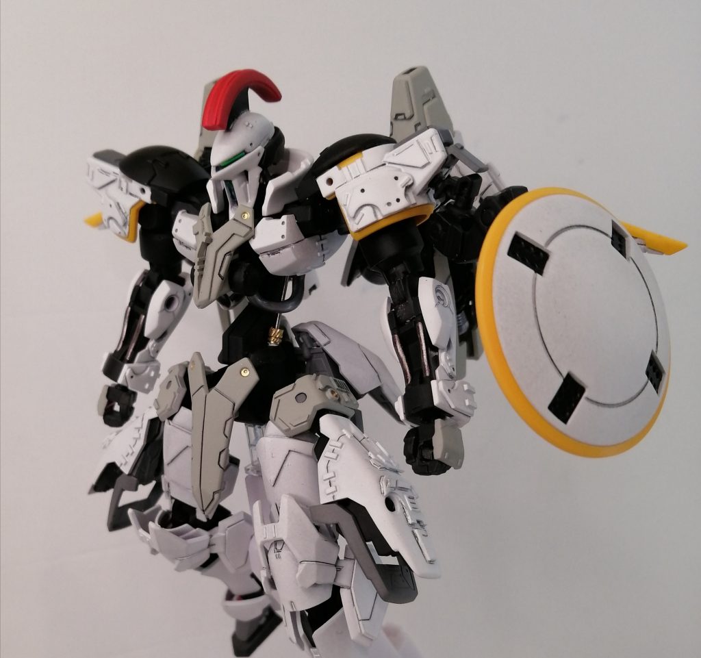 正面ロスヴァイセは背面のヴァルキュリア・スーパーバーニアによる高い機動性と運動性が特徴で、スピード面ではグリムゲルデを上回るがその分推進剤の消費量も多いという欠点があり、また速すぎる為に操縦性も悪く乗り手を選ぶ機体である。