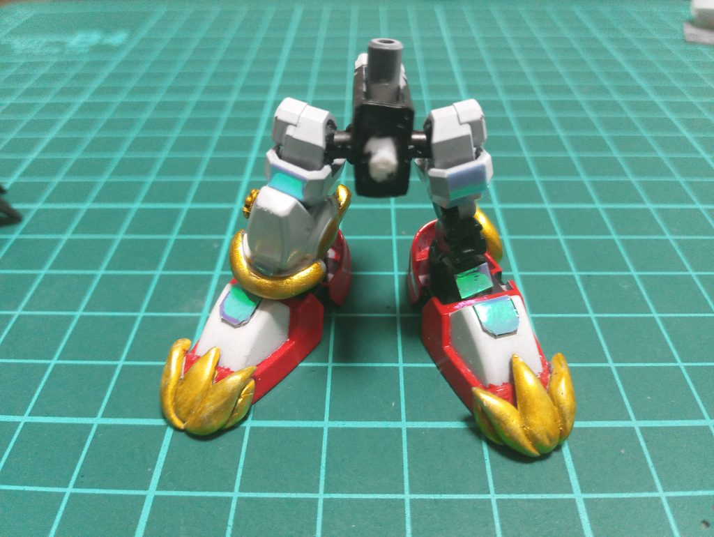 脚はしゃばろくさんフレームver.2.0を参考にさせて頂きました!足はSDEXのトライバーニングを使い可動域を確保しました。