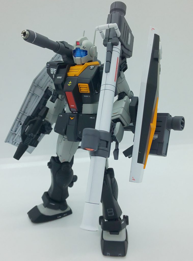 某設定書籍を元に装備を配置。両腕と爪先は、オリジンガンダムから移植しました。