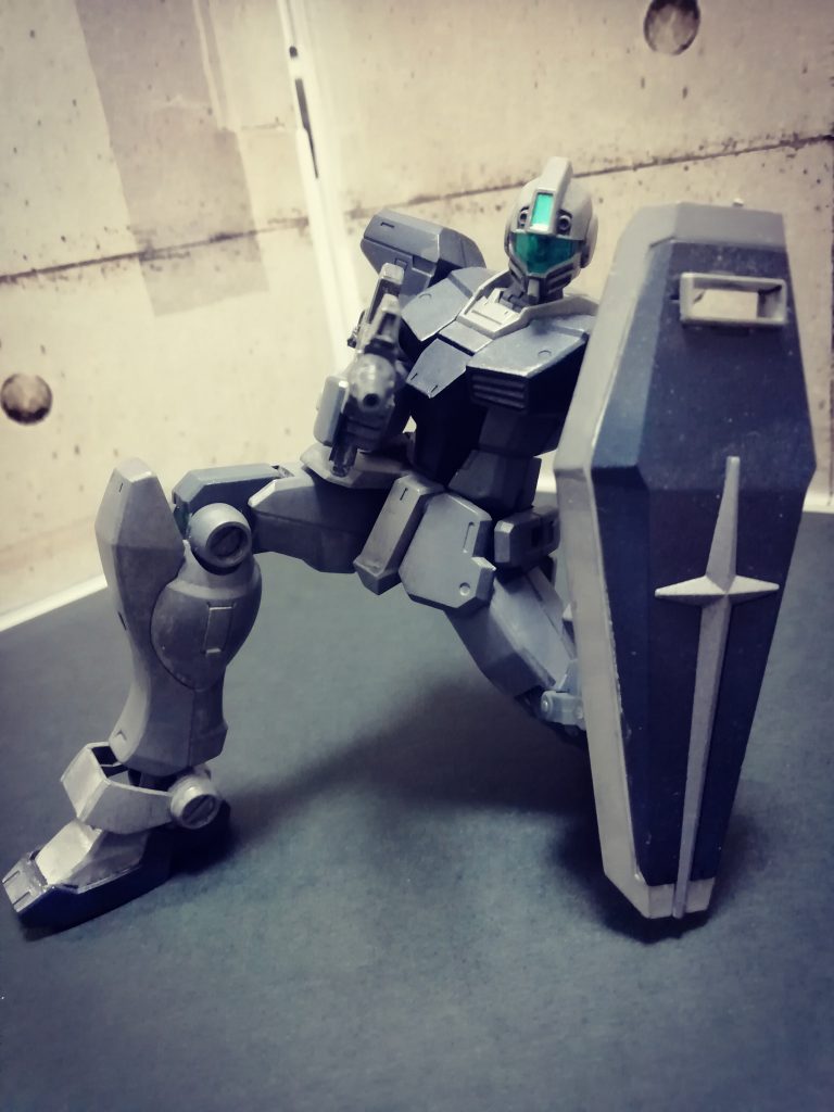 久々に動かしたら関節ガキガキで塗装剥げました(^ω^)