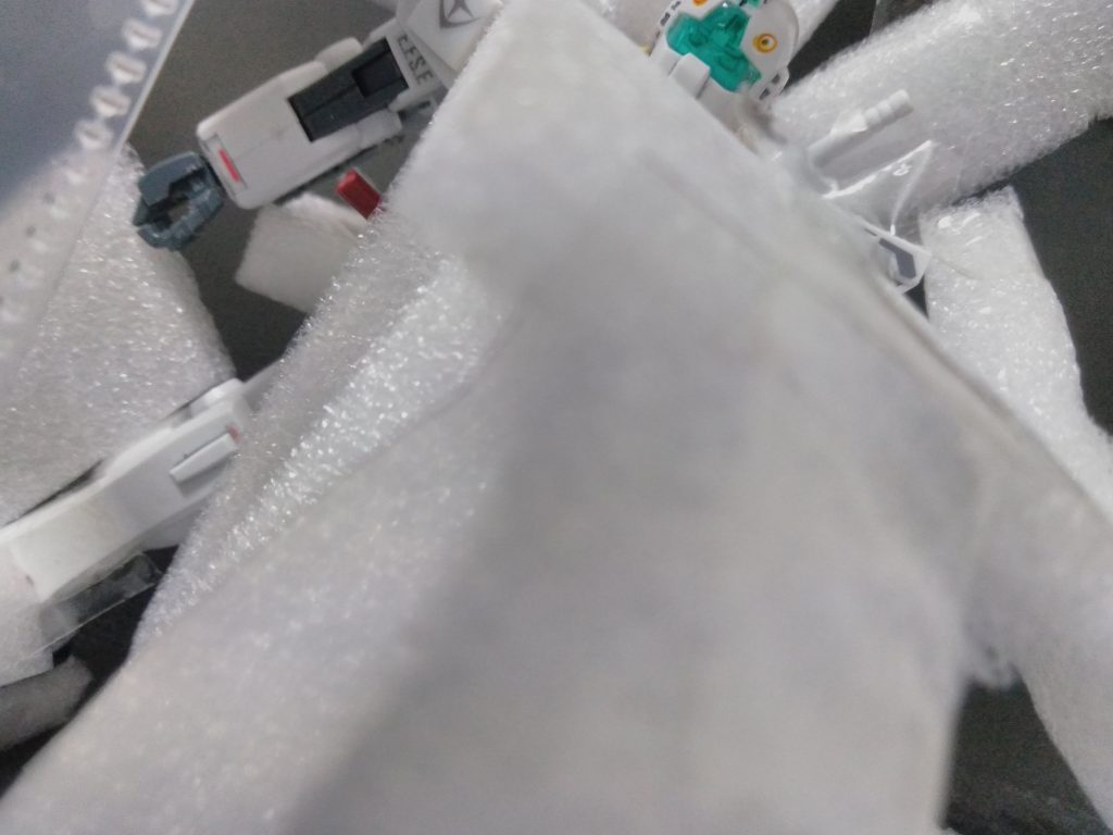 目が泣いてるやん